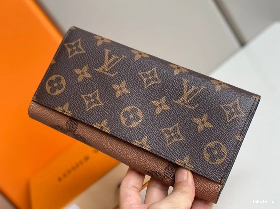 WIS VUITTON WALLET SARAH LOUIS 1122